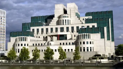 The UK's Secret Intelligence Service Introduces Encrypted Portal to Recruit Agents in the Russian Federation